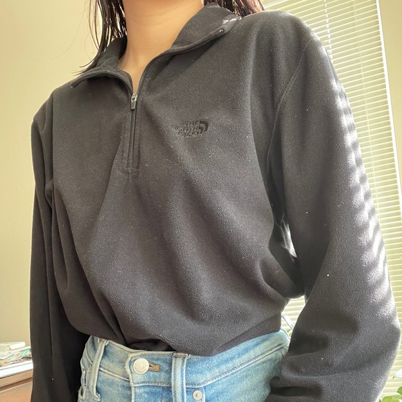 The North Face Jackets & Blazers - The north face black 1/4 zip fleece pullover